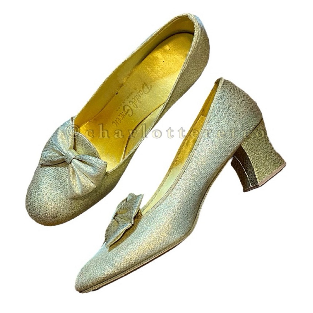 60s vtg Gold Shimmery Shoes w Bow | Block Heel - Picture 4 of 10